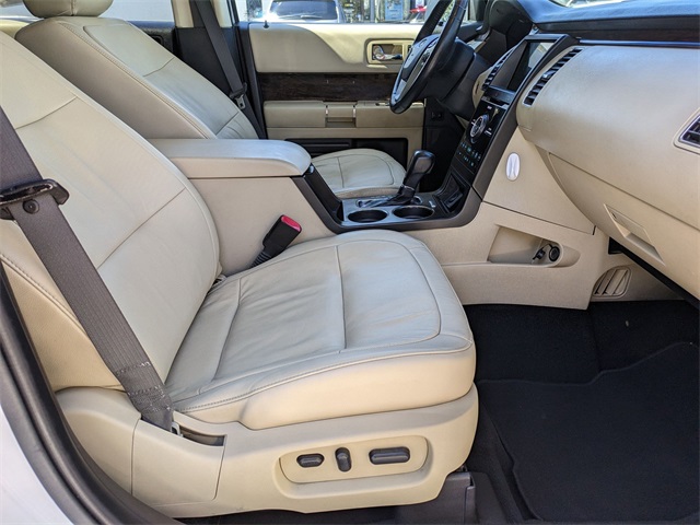 Vehicle image 29 of 32