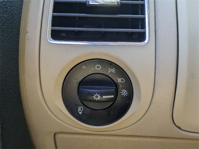Vehicle image 20 of 32