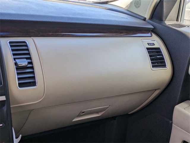 Vehicle image 18 of 32
