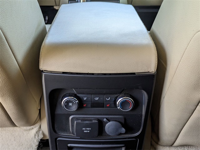 Vehicle image 23 of 32