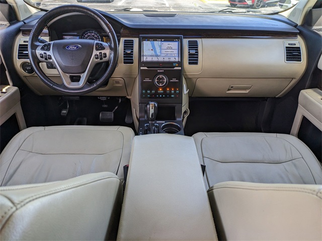 Vehicle image 24 of 32