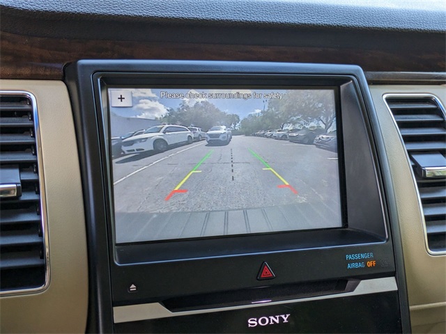 Vehicle image 17 of 32
