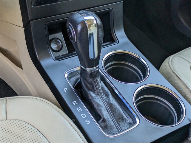 Vehicle image 14 of 32