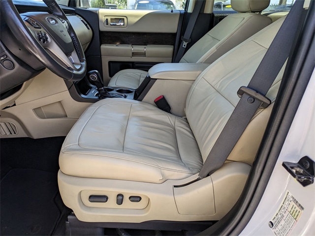 Vehicle image 11 of 32