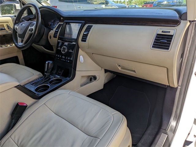 Vehicle image 28 of 32