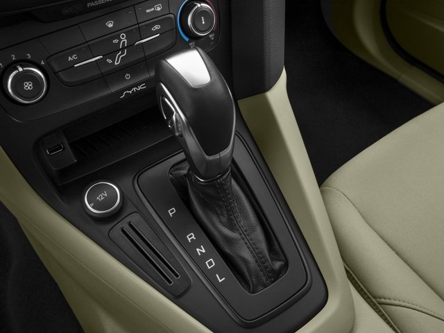 Vehicle image 10 of 19