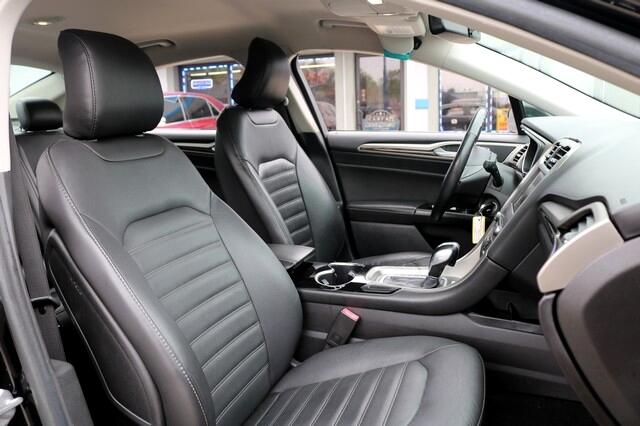 Vehicle image 12 of 17