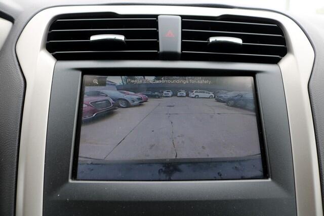 Vehicle image 15 of 17