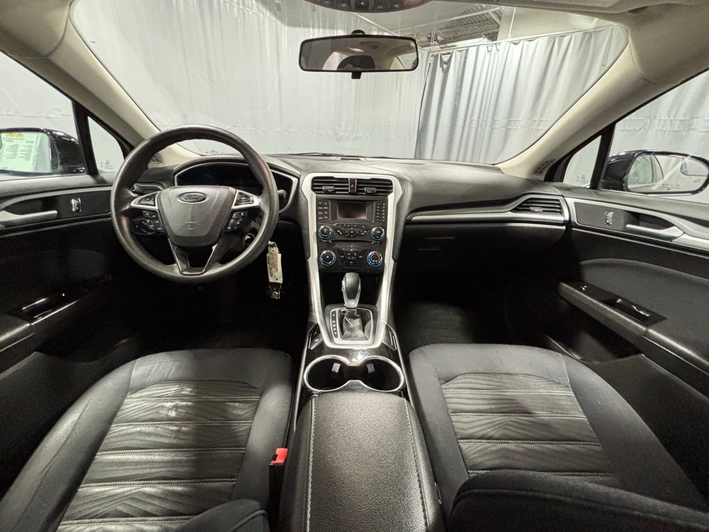 Vehicle image 14 of 28