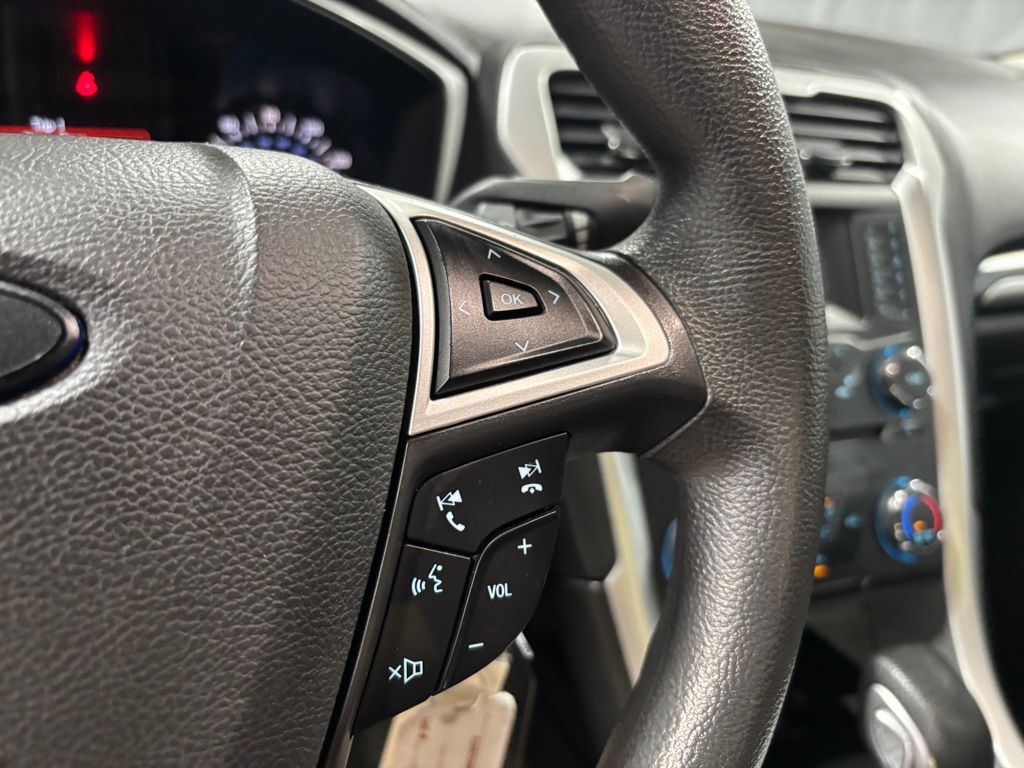 Vehicle image 18 of 28