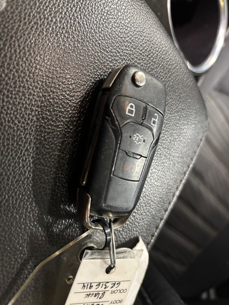 Vehicle image 25 of 28