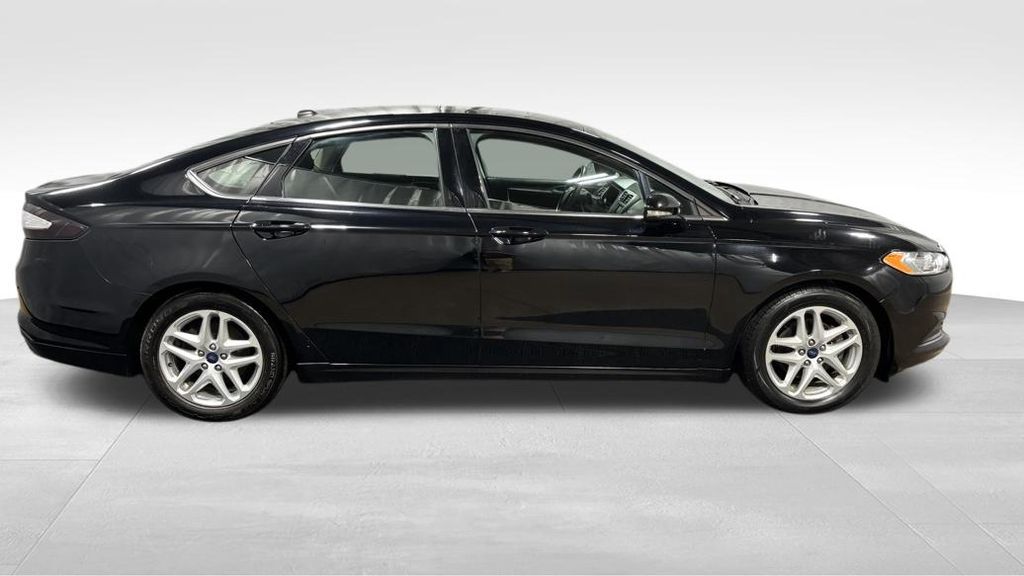 Vehicle image 5 of 28