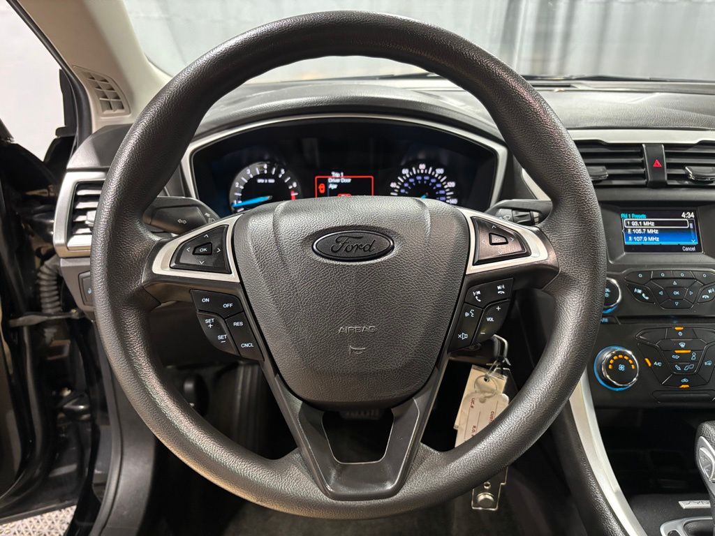 Vehicle image 27 of 28