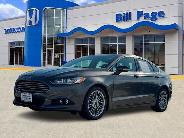 2016 Ford Fusion SE Image 1 of 28