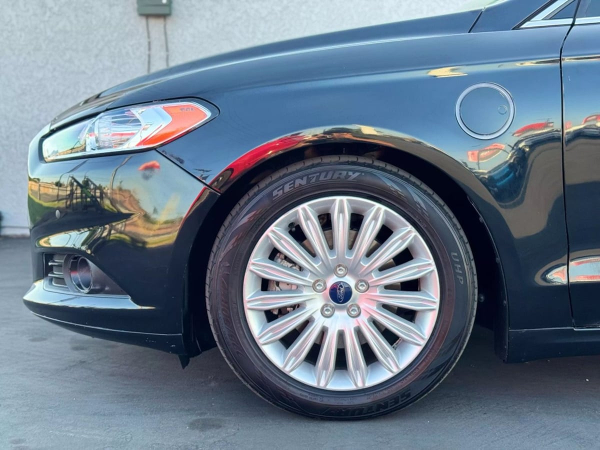 Vehicle image 10 of 45