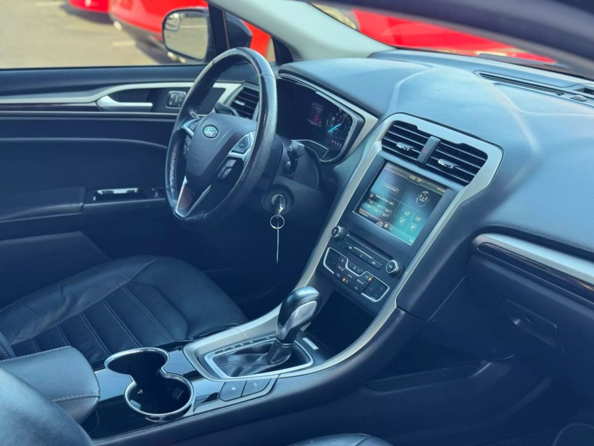Vehicle image 13 of 45