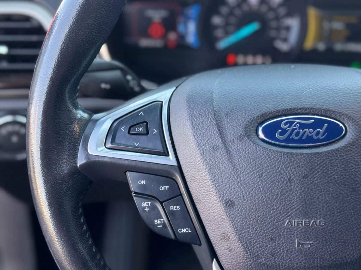 Vehicle image 28 of 45
