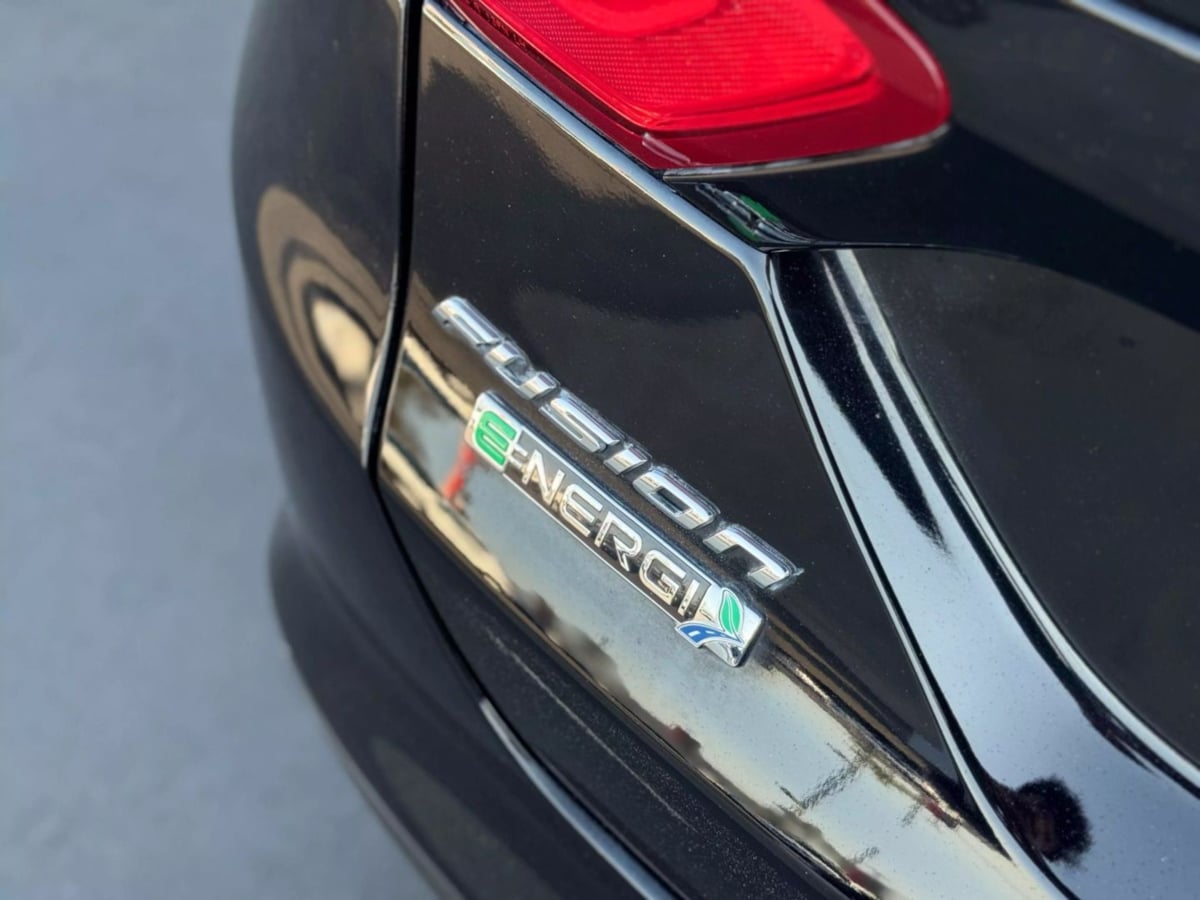 Vehicle image 14 of 45