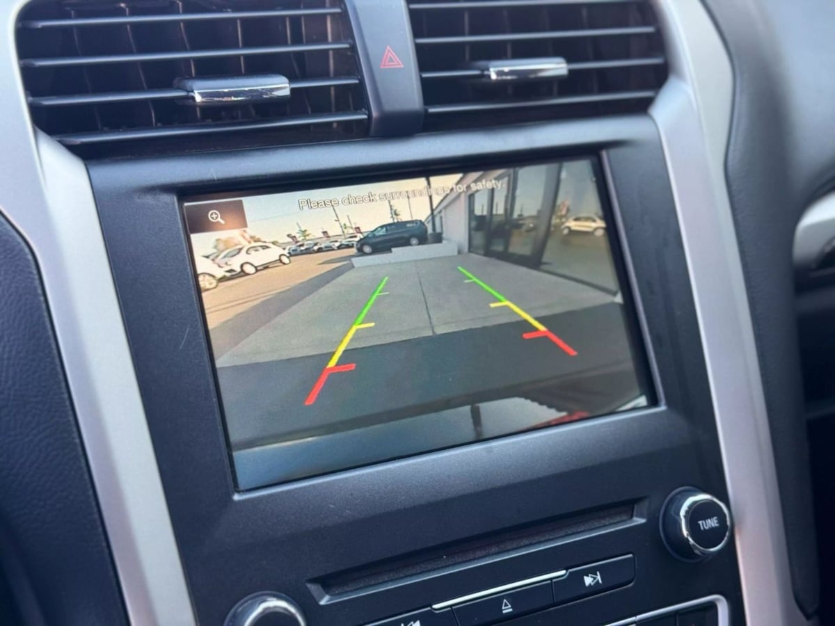 Vehicle image 26 of 45