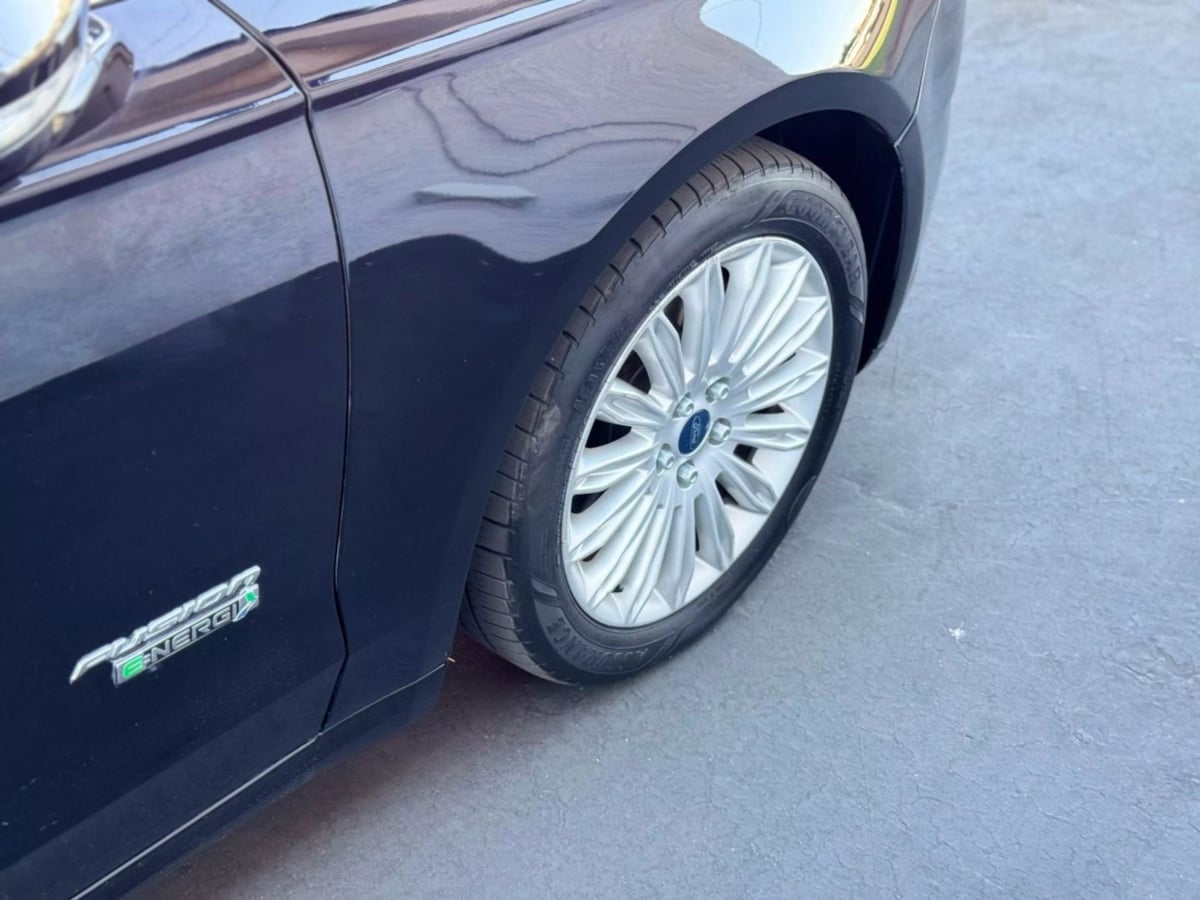 Vehicle image 12 of 45