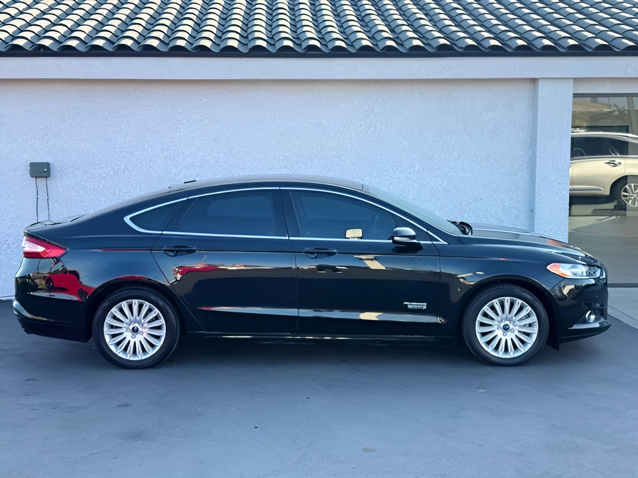 Vehicle image 41 of 45