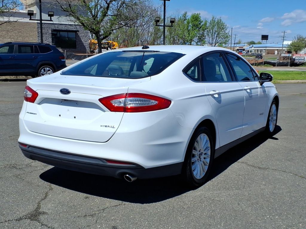 2016 Ford Fusion Hybrid S Image 3 of 18