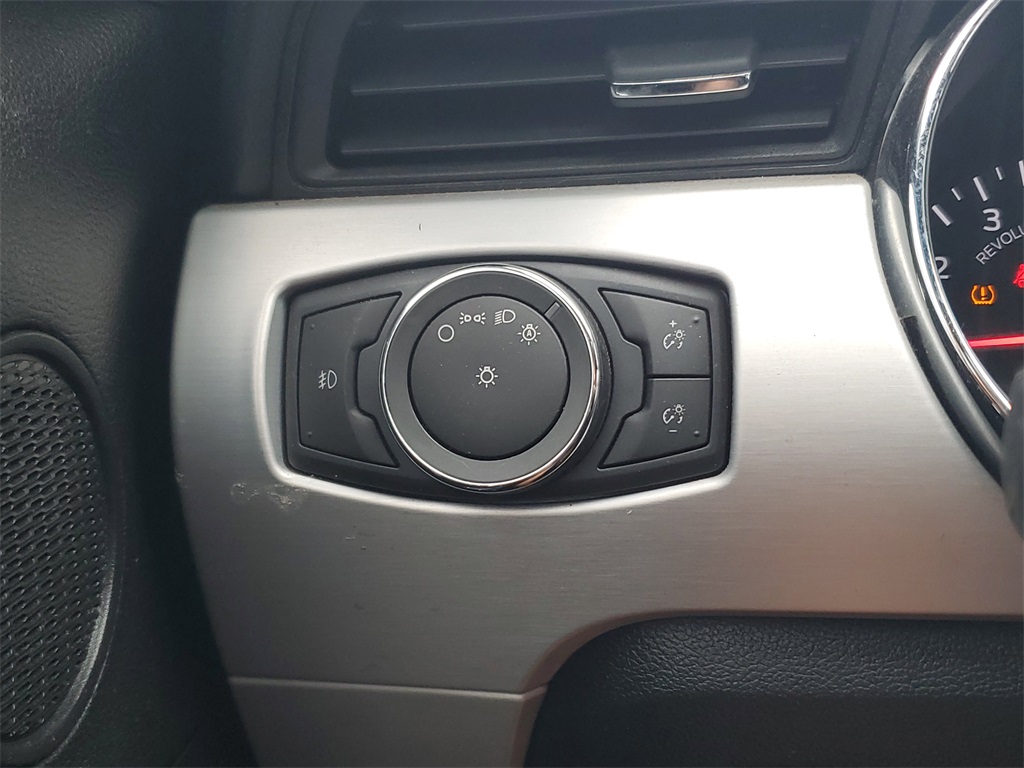 2016 Ford Mustang EcoBoost Premium Image 27 of 30