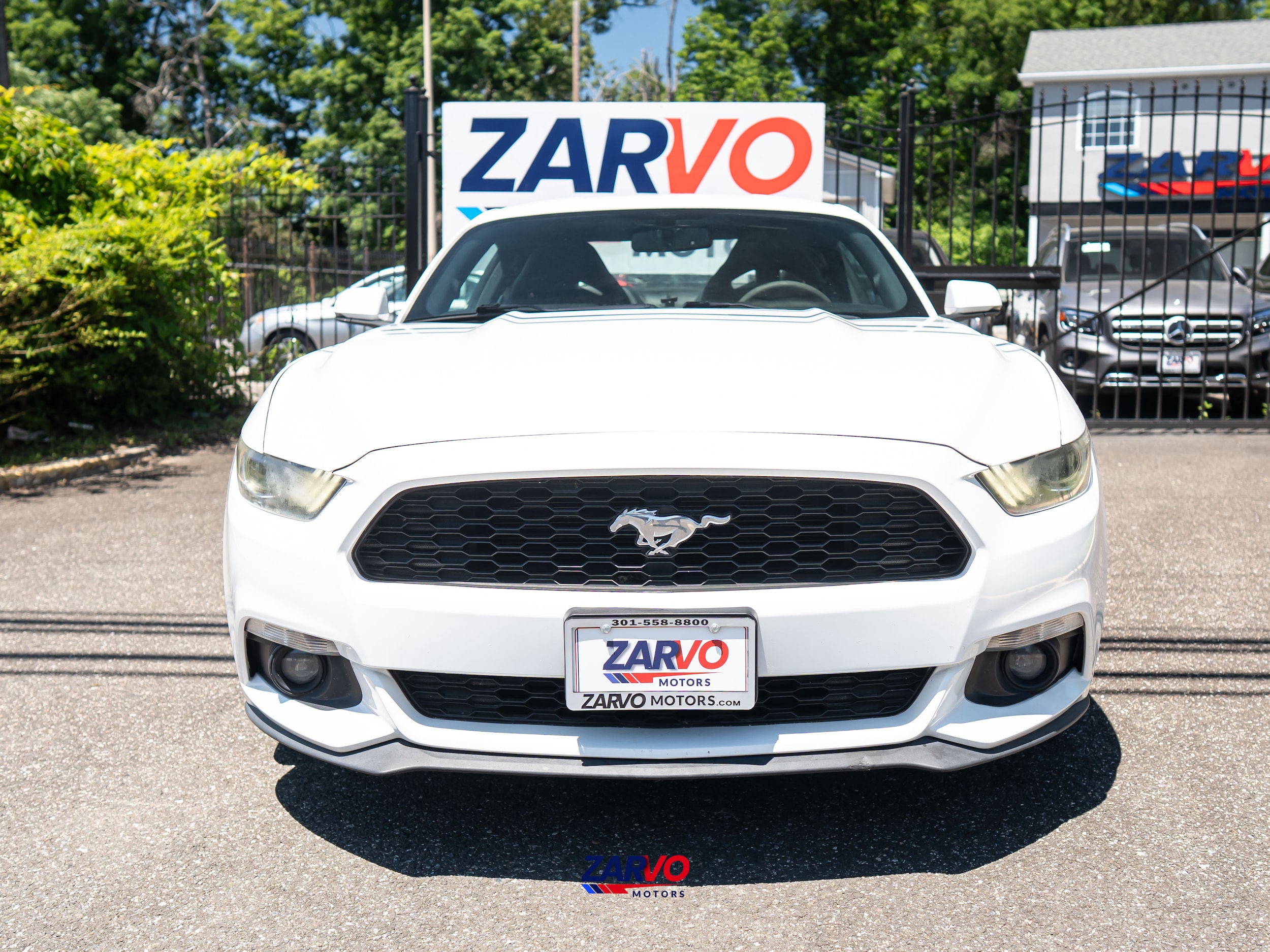 2016 Ford Mustang EcoBoost Image 2 of 41