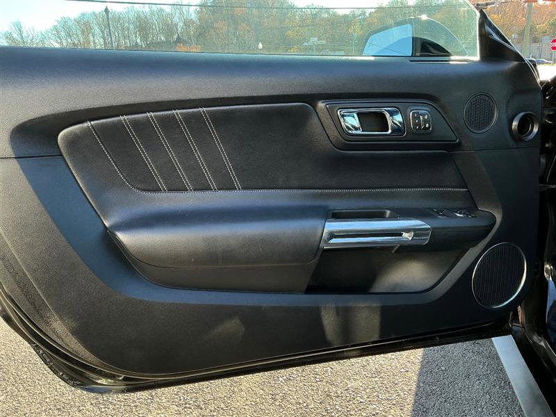 2016 Ford Mustang EcoBoost Image 25 of 35