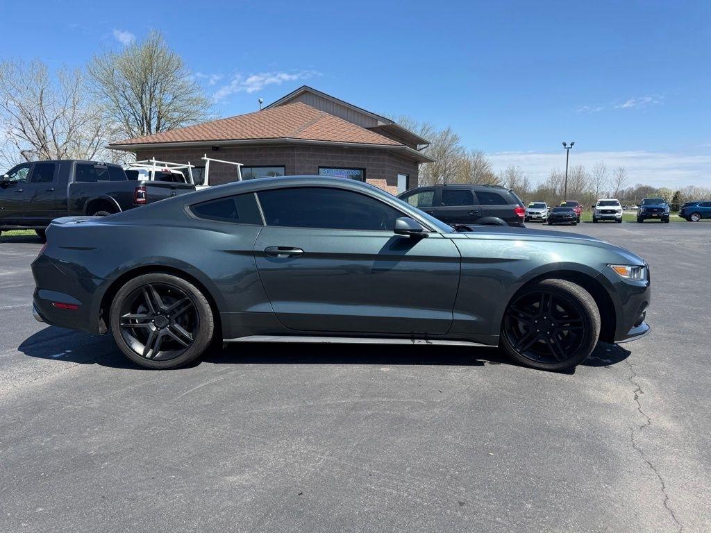 2016 Ford Mustang Image 2 of 27
