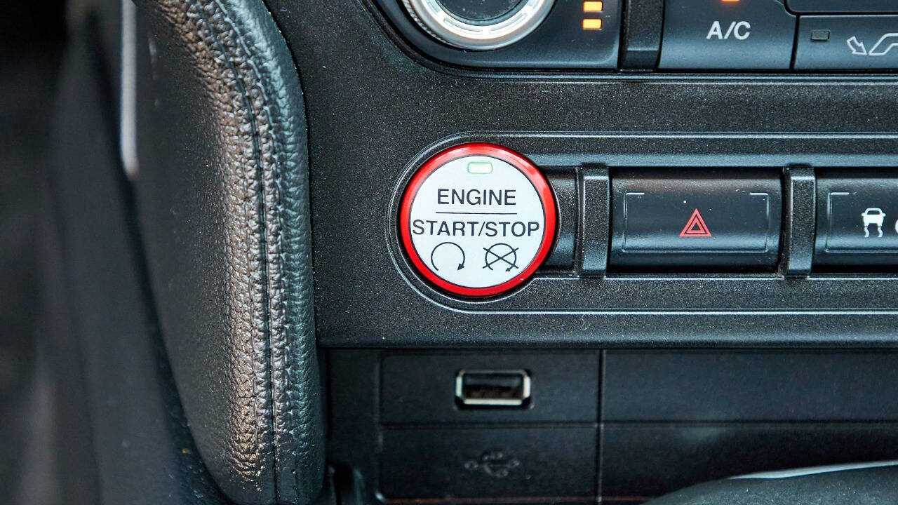 Vehicle image 23 of 26