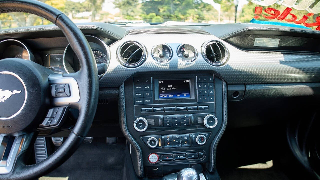 Vehicle image 16 of 26
