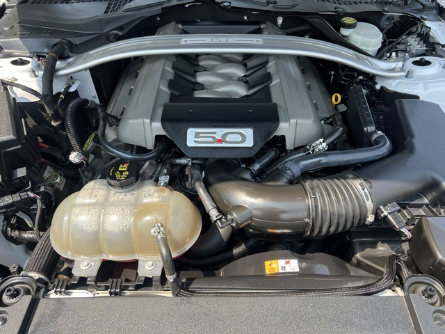 2016 Ford Mustang GT Premium Image 12 of 32