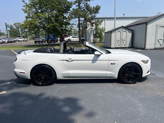 2016 Ford Mustang GT Premium Image 4 of 32