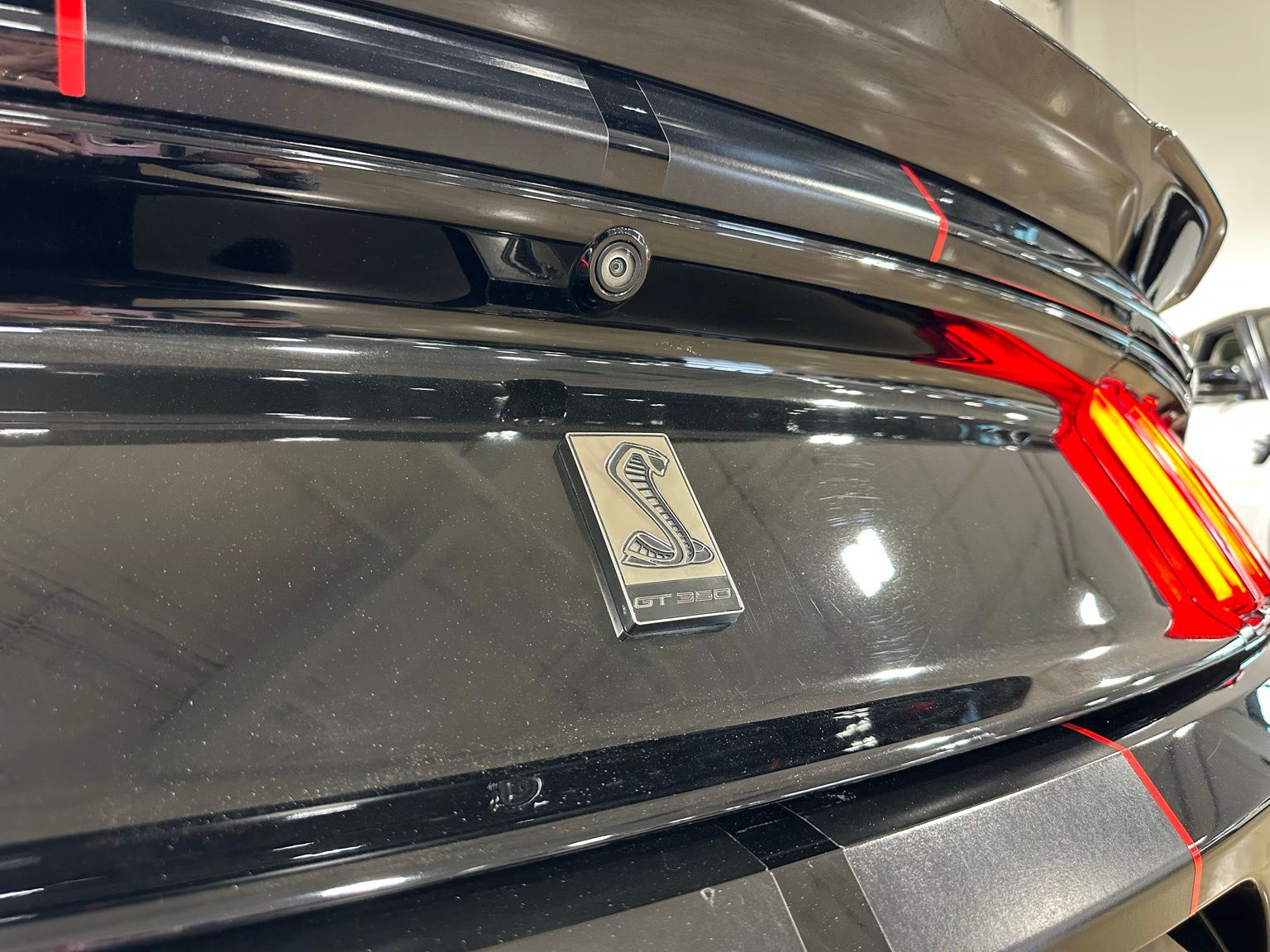 2016 Ford Mustang Shelby GT350 Image 11 of 43