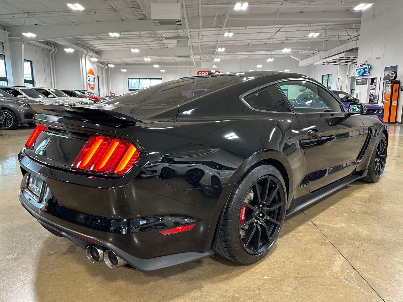 2016 Ford Mustang Shelby GT350 Image 4 of 43