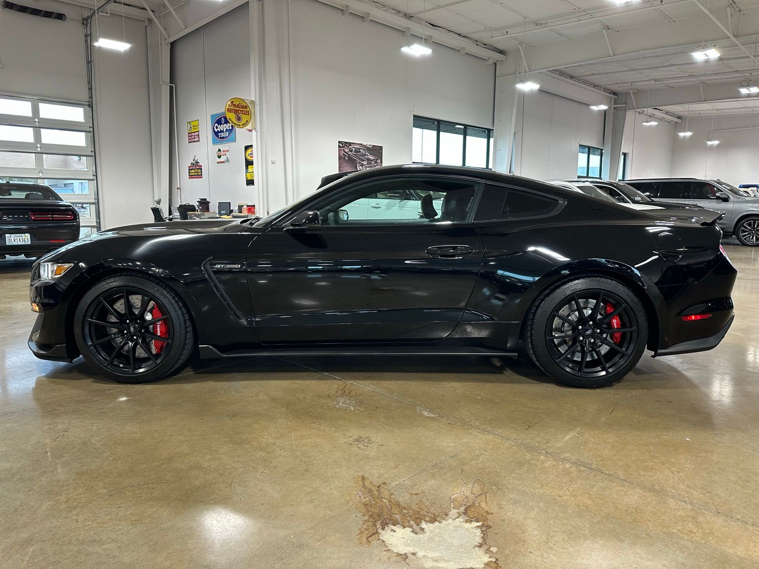 2016 Ford Mustang Shelby GT350 Image 7 of 43