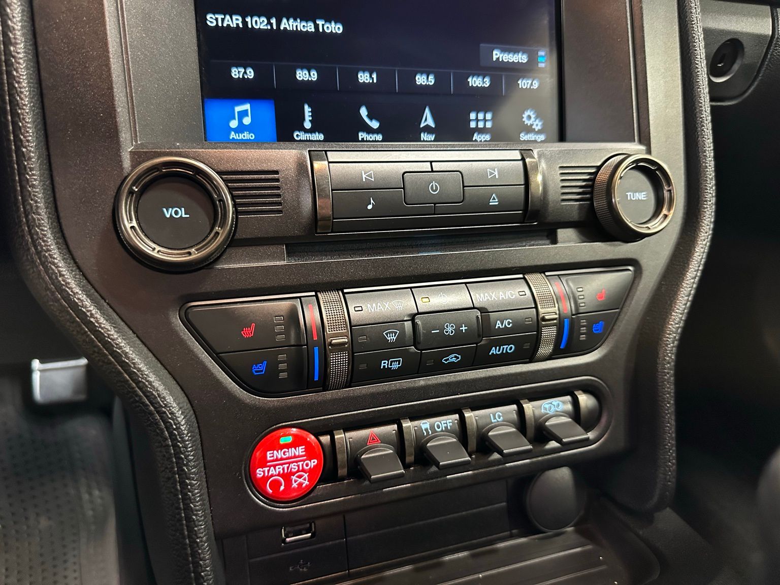 2016 Ford Mustang Shelby GT350 Image 24 of 43