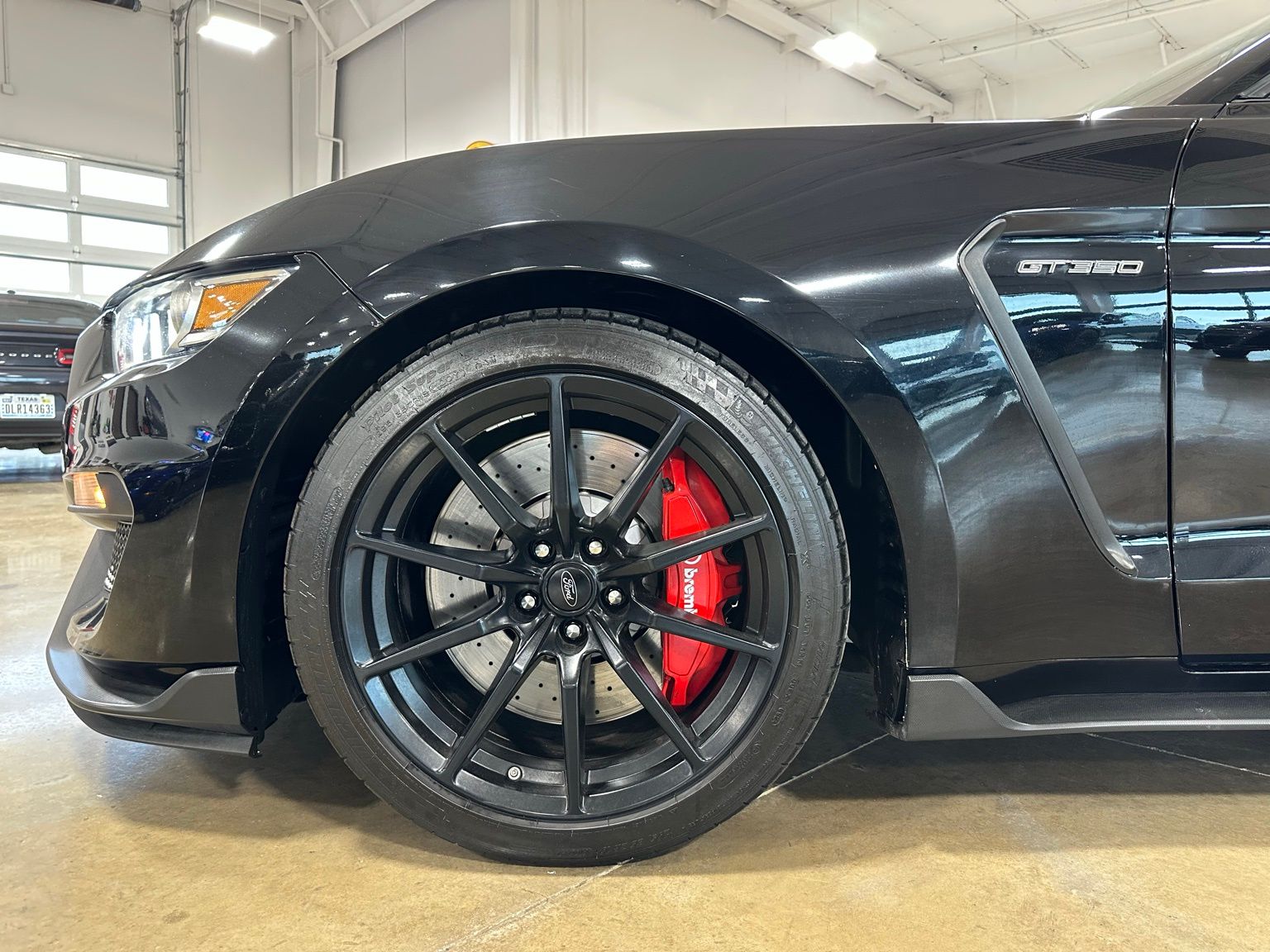 2016 Ford Mustang Shelby GT350 Image 9 of 43