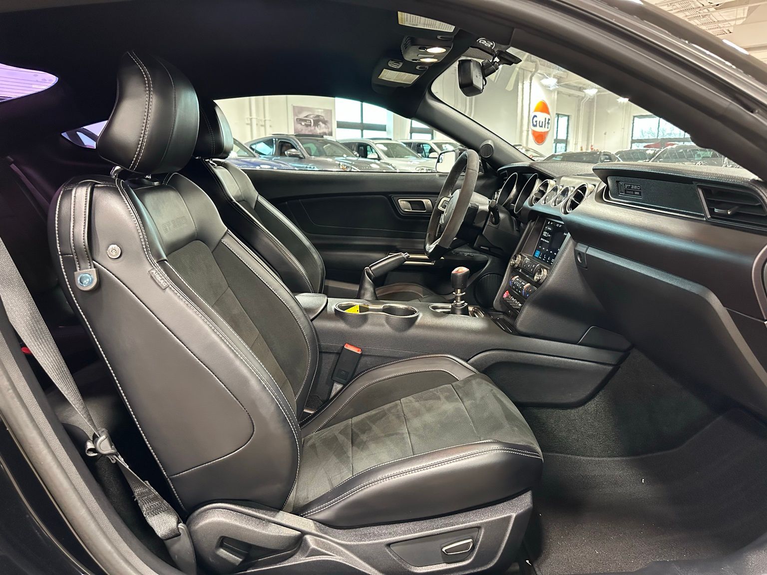 2016 Ford Mustang Shelby GT350 Image 15 of 43