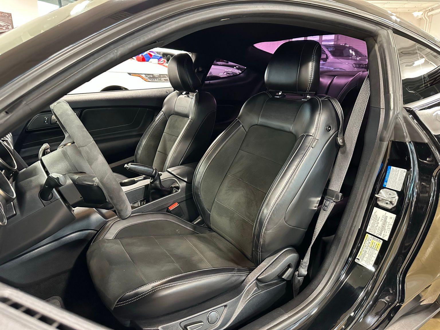 2016 Ford Mustang Shelby GT350 Image 14 of 43