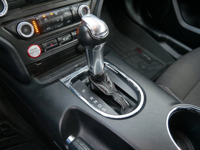 2016 Ford Mustang V6 Image 17 of 31