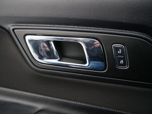 2016 Ford Mustang V6 Image 22 of 31