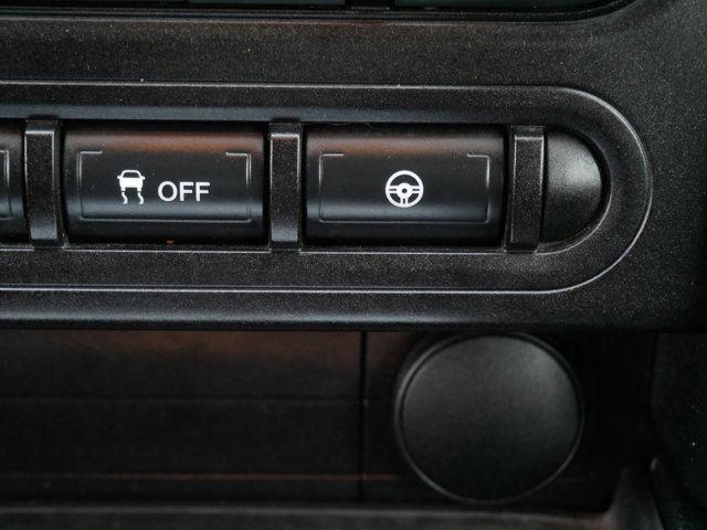 2016 Ford Mustang V6 Image 18 of 31