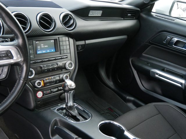 2016 Ford Mustang V6 Image 24 of 31