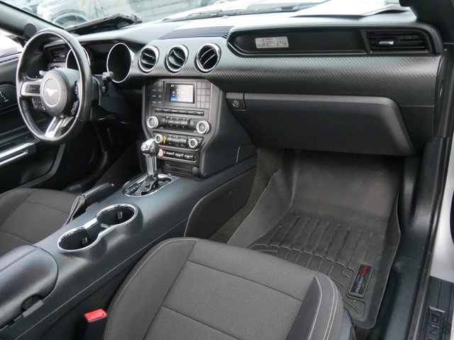 2016 Ford Mustang V6 Image 11 of 31