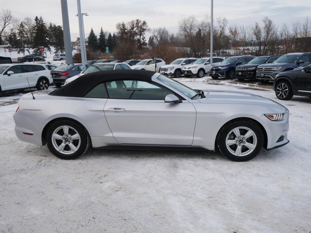 2016 Ford Mustang V6 Image 4 of 31