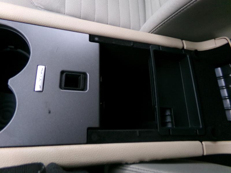 2016 Ford Taurus SE Image 30 of 39