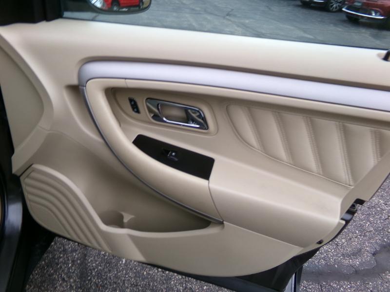 2016 Ford Taurus SE Image 29 of 39