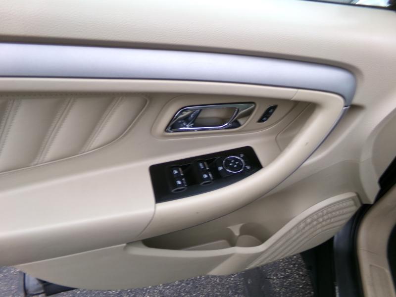 2016 Ford Taurus SE Image 27 of 39